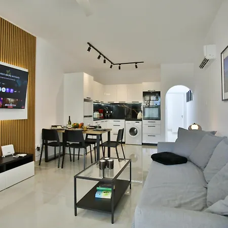 Mycyprusstay - Jo's Cosy 1 Bedroom * Paphos