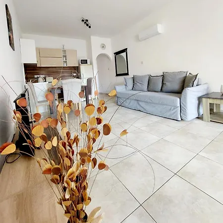 Mycyprusstay - Jo's Cosy 1 Bedroom Appartement *