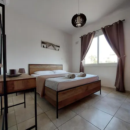 Mycyprusstay - Jo's Cosy 1 Bedroom Appartement Paphos